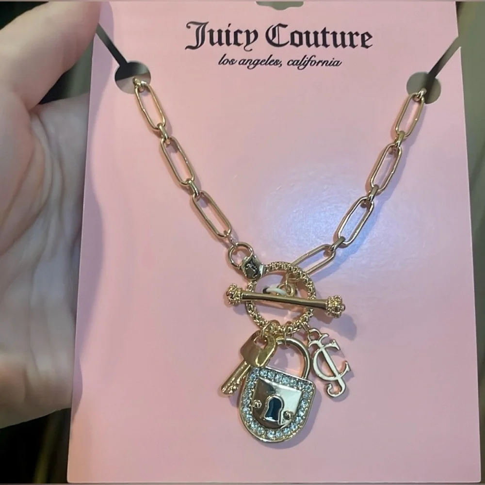 Juicy Couture BWT Gold Paper Clip Style Necklace with Padlock Charm - Picture 2 of 3